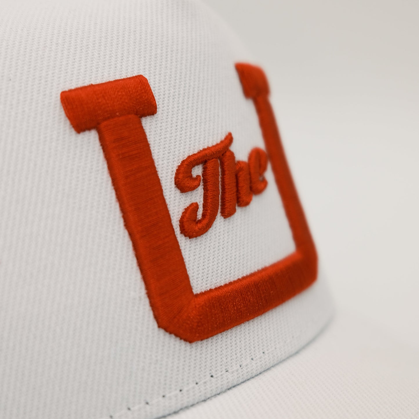 The U A-Frame - White / White